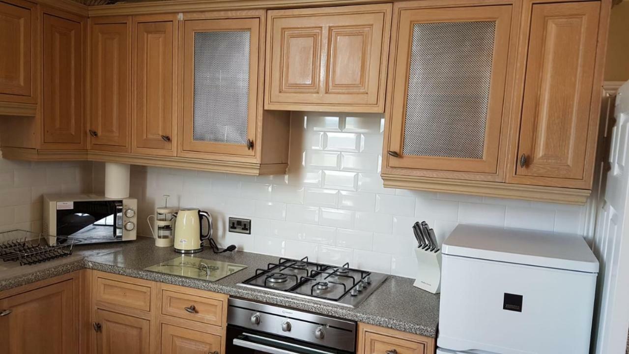 Carnegie Library: Austen Apartment 2 Bedroom Mexborough エクステリア 写真